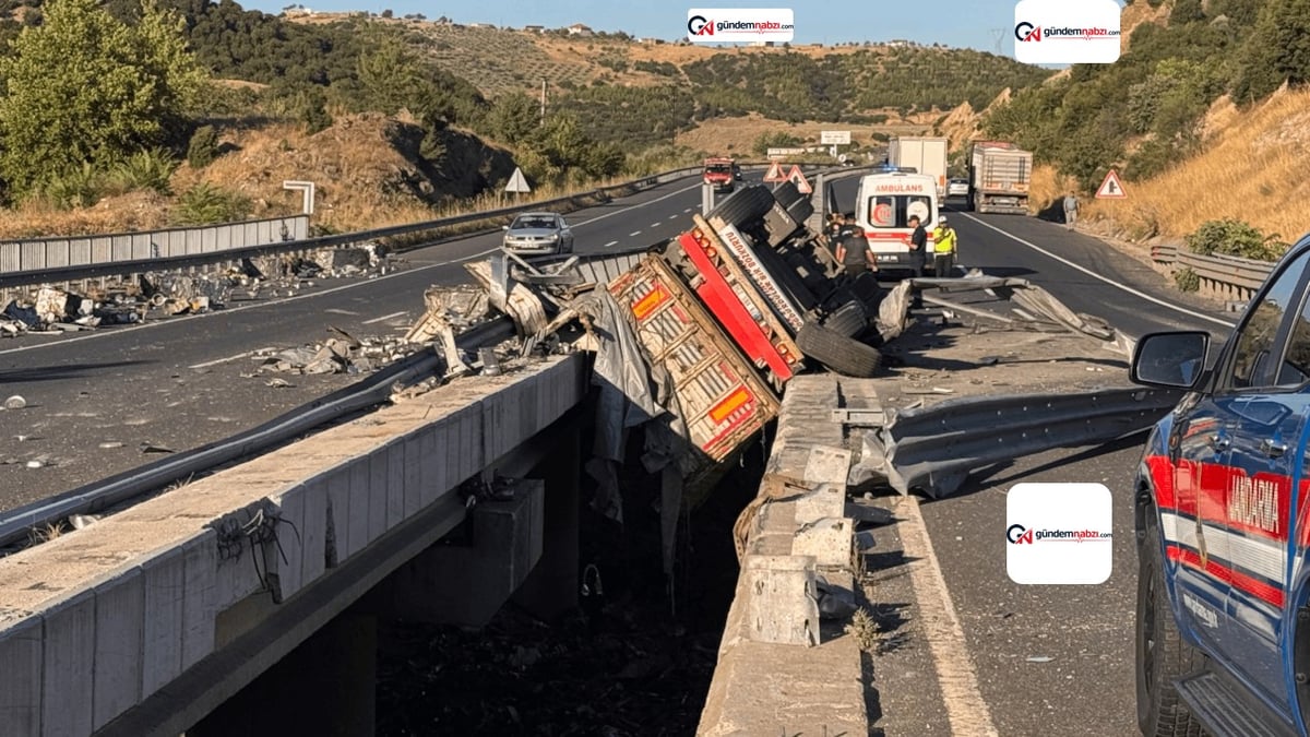 Uşak'ta bariyere çarpan tır nehre uçtu: 1 ölü