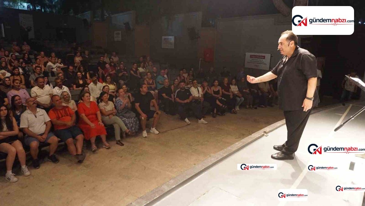İzmir'de sahne alan Faruk Sofuoğlu nostalji rüzgarı estirdi