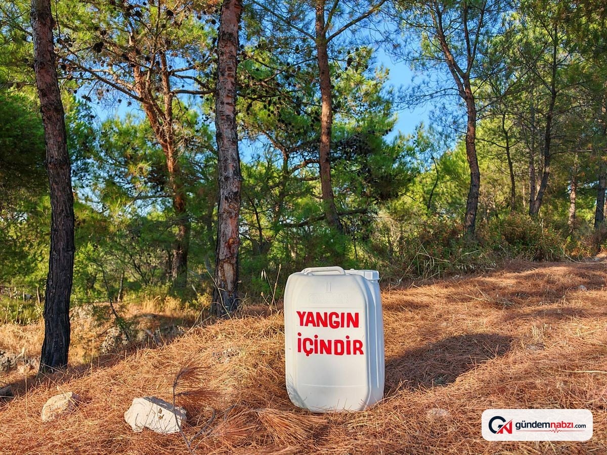 Balıkesir'de emeklilerden orman yoluna su bidonlu önlem