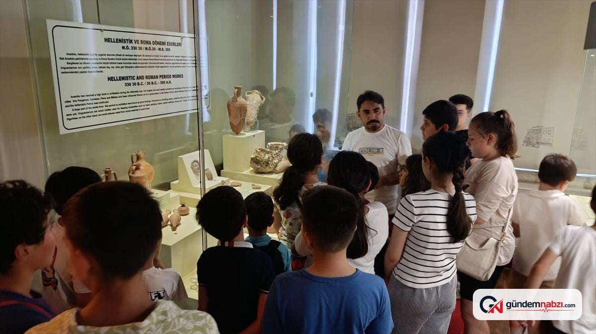 Samsun'da Yaz Kulübü öğrencileri müzeyi gezdi