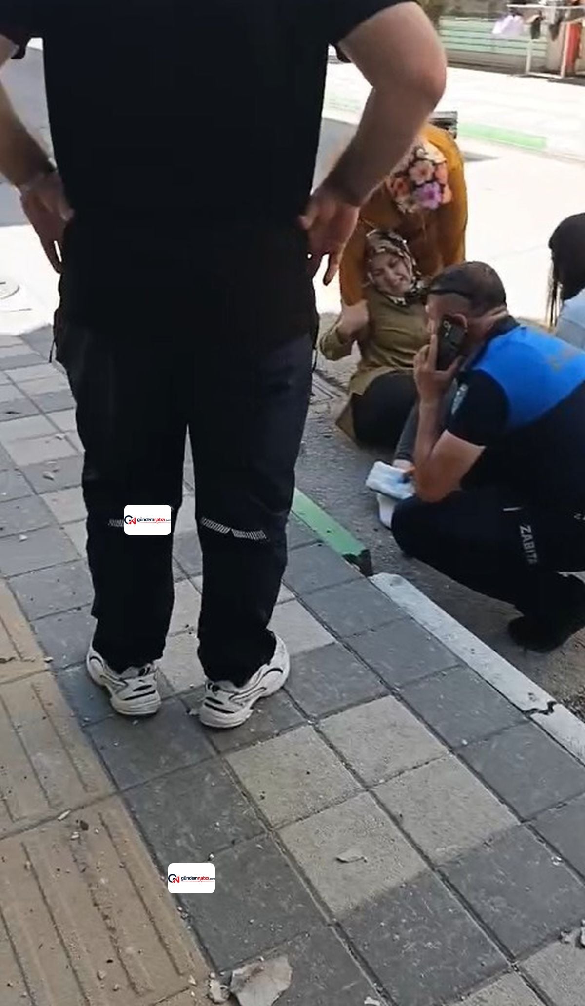 Bursa'da balkondan kopan beton parçası kadını yaraladı