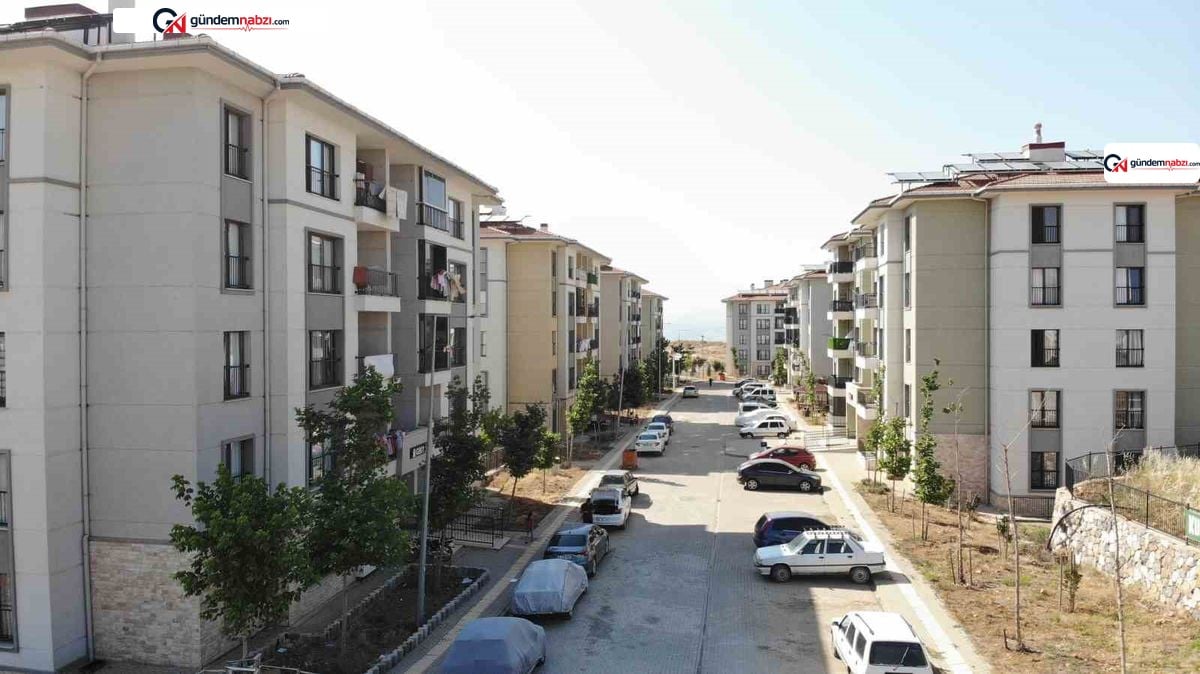 Depremzedelerden bağış tartışması: Devletin AFAD'ı vardı